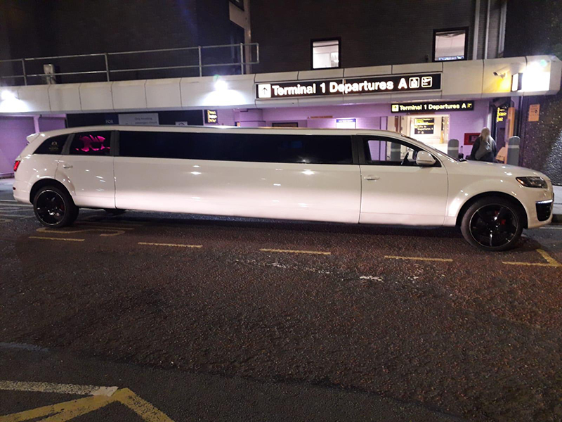 Audi Q7 Limo Side View