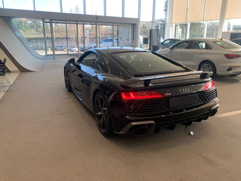 Audi R8 available for self-drive hire