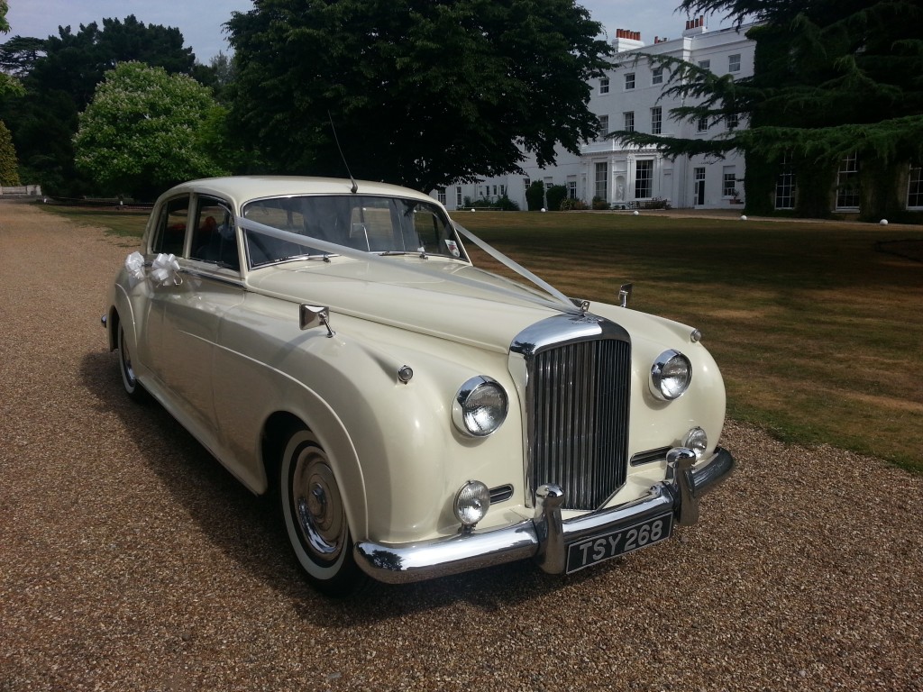 Three-quarter view of the Bentley S1 1956, showcasing its elegant lines.