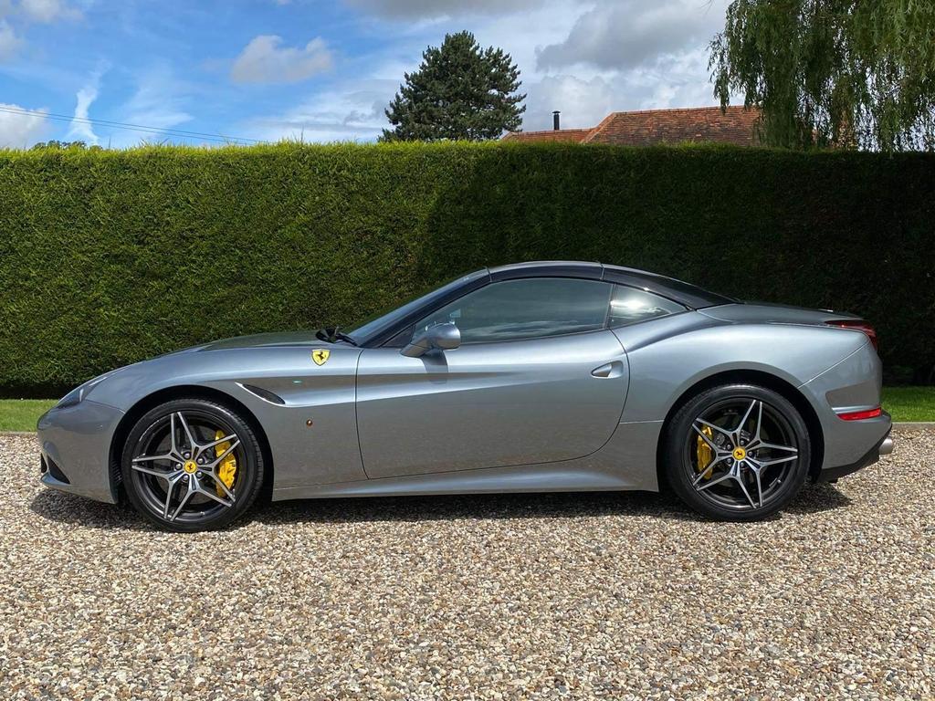 Ferrari California ideal for chauffeur car hire services