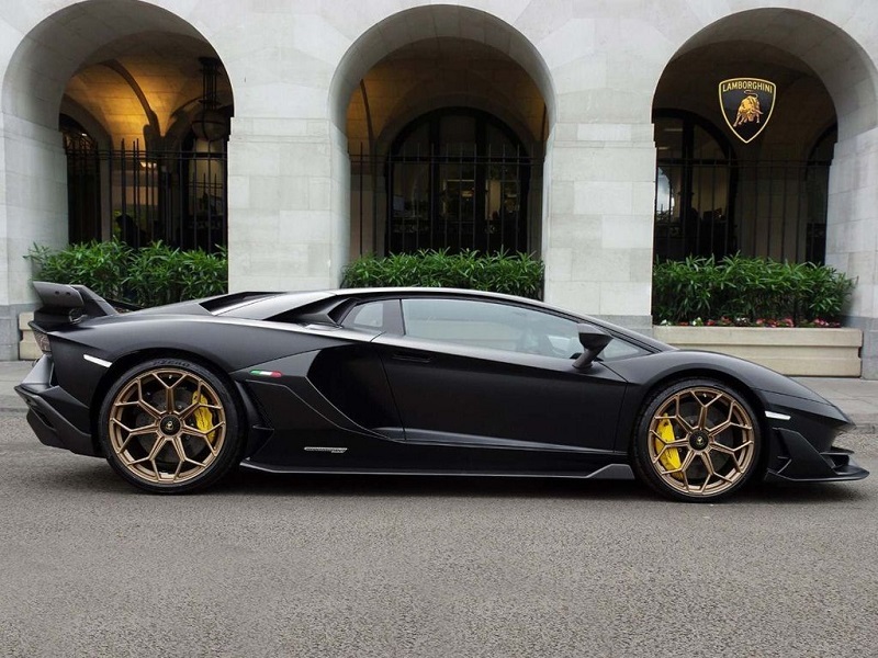 Lamborghini Aventador Hire