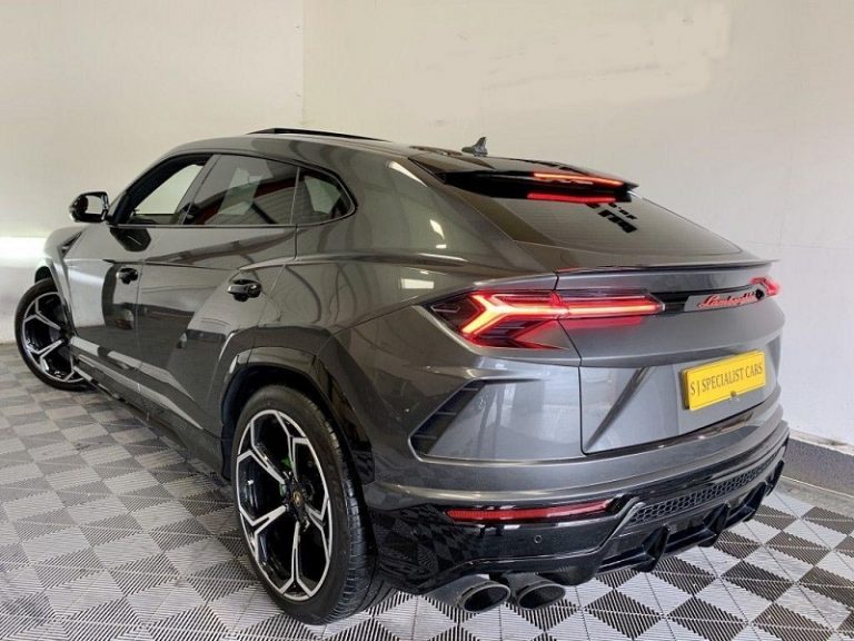 Lamborghini Urus Car to Hire