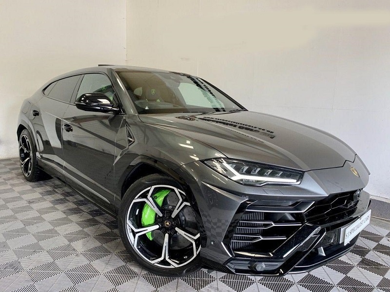 Lamborghini Urus Chauffeur Hire