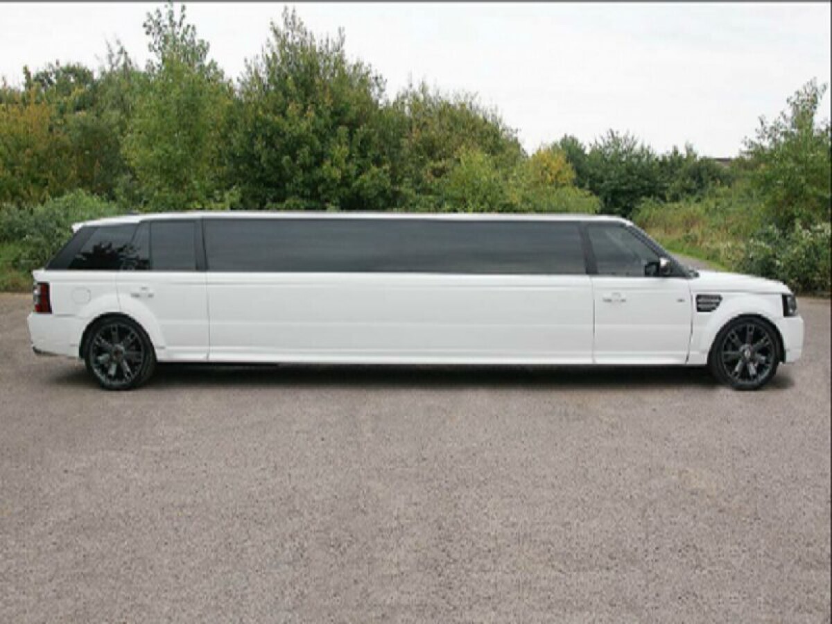 Range Rover Limousine 2002 Model Range Rover Limo Hire London | VOSA Licensed 8-Seater | Kroovel