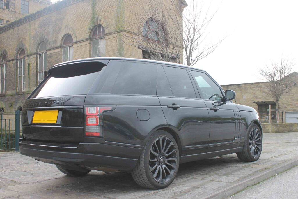 Range-Rover-Vogue-Car-Rent