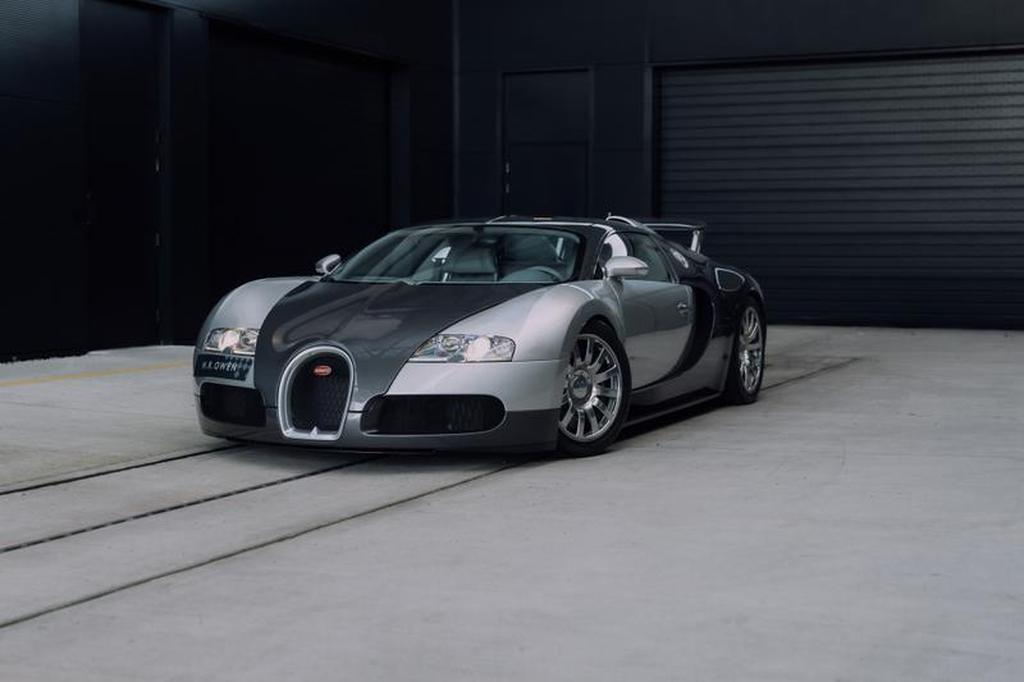 Self Drive Bugatti Veyron