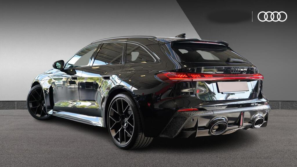Black Audi RS5 Sideview