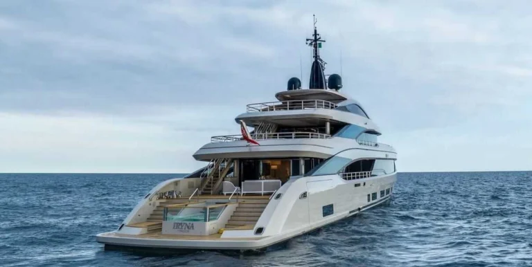 Luxury yacht charter and party boat rental UK
